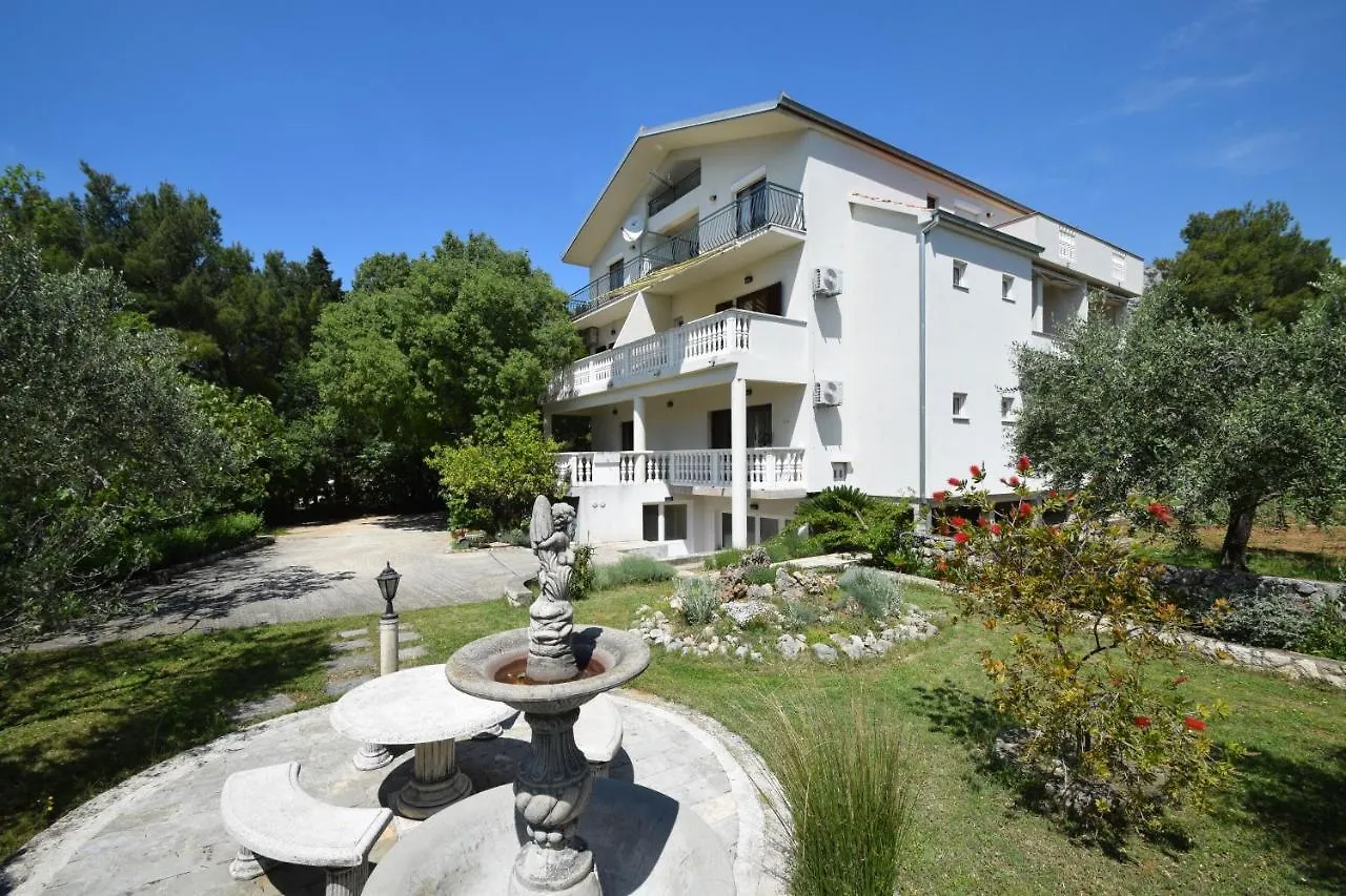 Apartments Nina Starigrad Paklenica 0*,  Kroatien